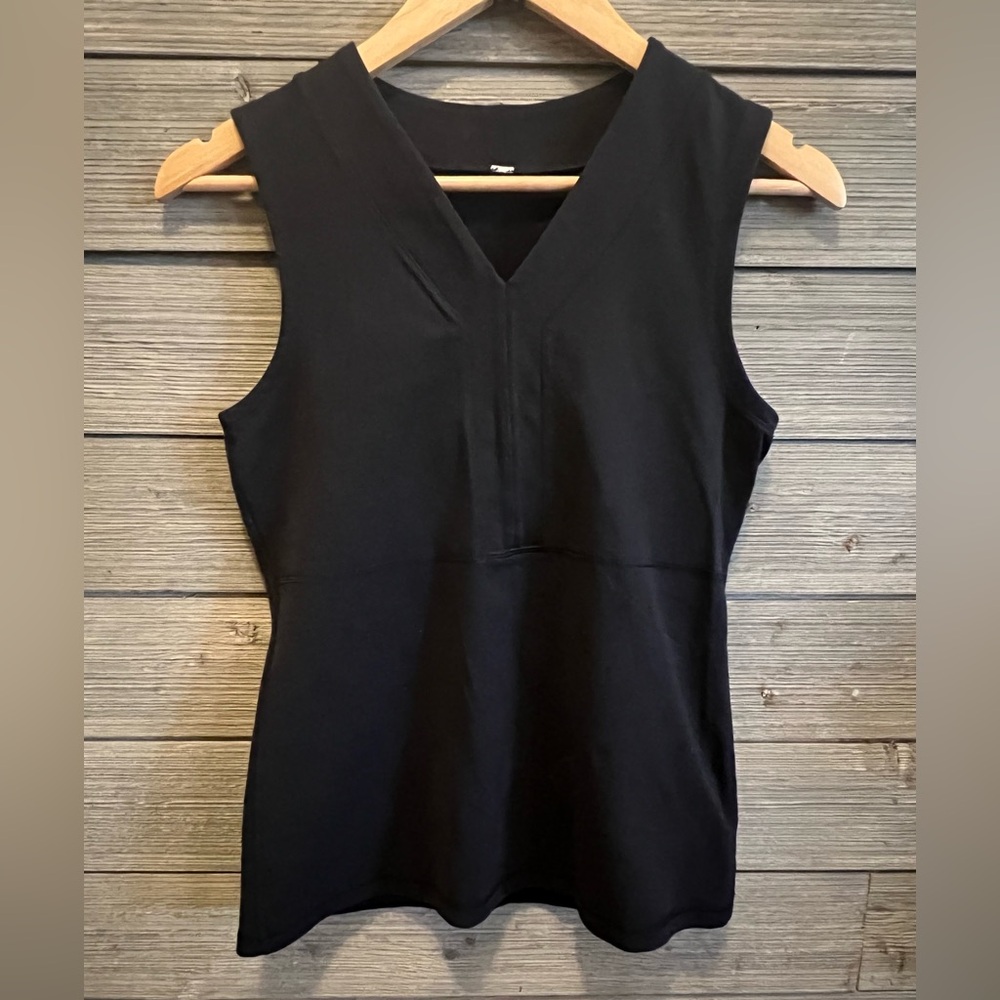 Lululemon Athletica Black V-Neck Sleeveless Tank